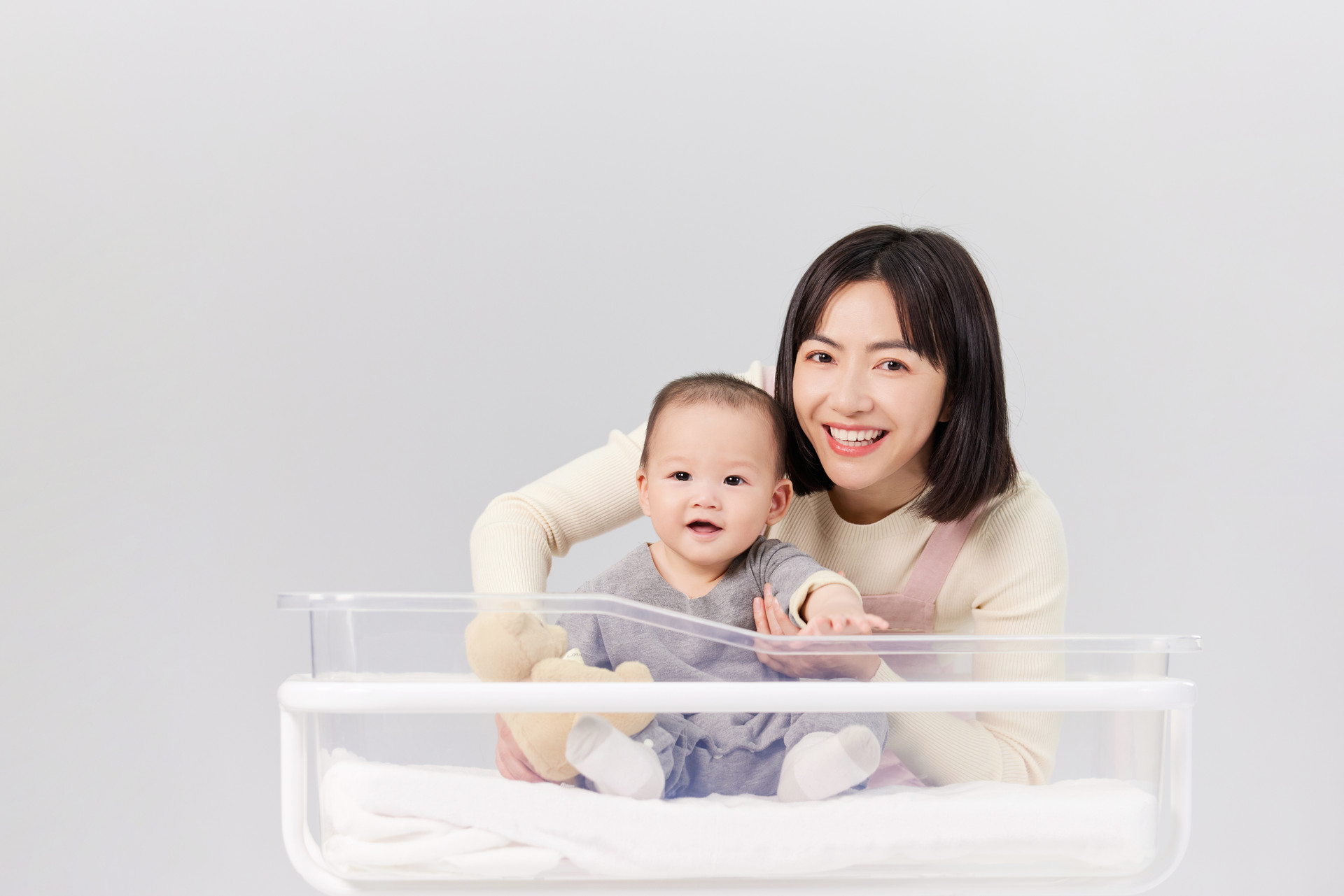 1636173842778950.jpg 攝圖網(wǎng)_501728686_banner_月嫂與新生幼兒形象(企業(yè)商用).jpg